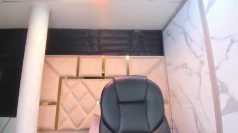 Issys online show from February 4, 8:07 am