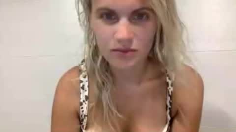 iswearimnotawhore2 online show from July 8, 2:59 am