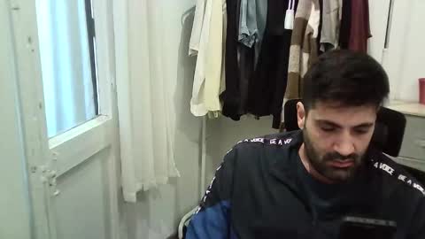 italianboybcn online show from November 7, 8:28 am