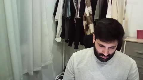 italianboybcn online show from November 24, 5:44 pm