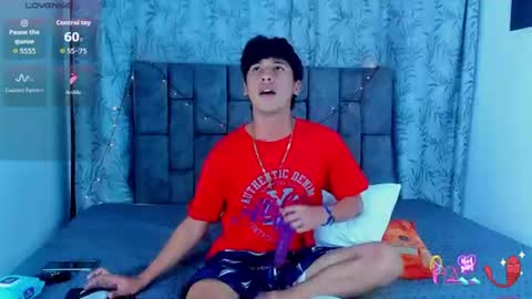 ithan_kingtwin online show from June 11, 11:36 pm