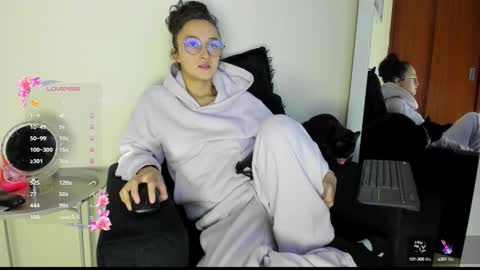 Snapshot of its__angelica_ chatting on October 12, 12:14 am Angelica online show from October 12, 12:14 am