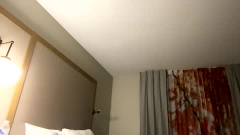 itsavibeouthere online show from December 17, 6:56 am