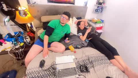 Boo Faux online show from January 16, 7:07 am