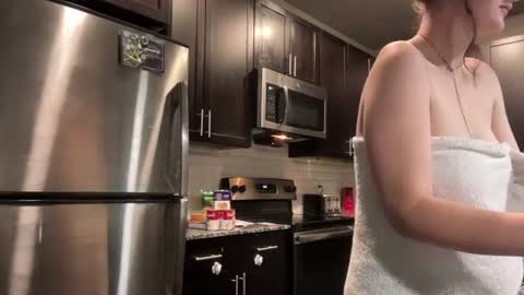 itsKaylaaa online show from June 11, 2:53 am