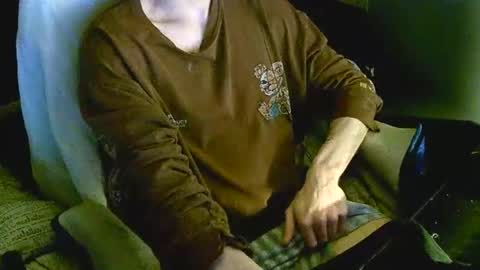 Snapshot of itsnotliam834 chatting on December 3, 3:26 am itsnotliam834 online show from December 3, 3:26 am