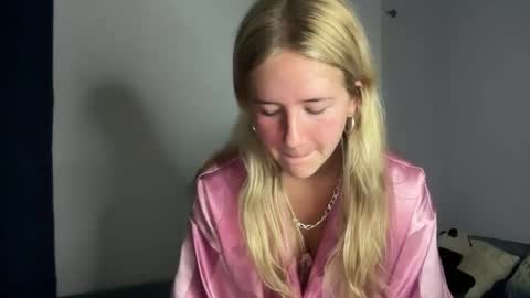 Snapshot of itsssosierra chatting on January 28, 7:32 pm  Sierra  online show from January 28, 7:32 pm