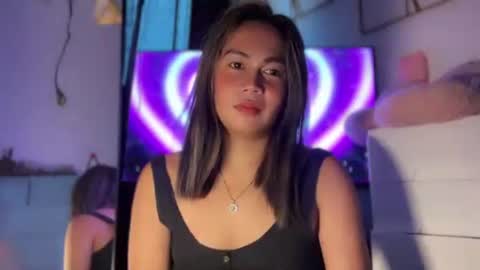 itsurgil_kloeh online show from December 4, 4:23 am