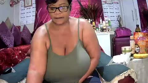 itumeleng74 online show from June 21, 8:21 am