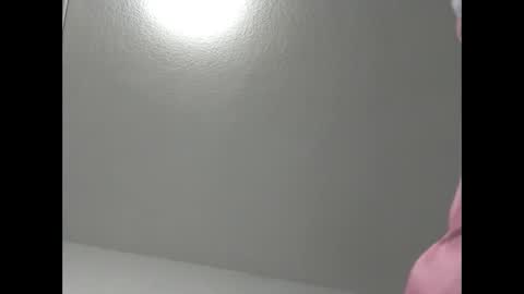 Snapshot of ivanchelon chatting on October 8, 3:56 am Vanchi online show from October 8, 3:56 am