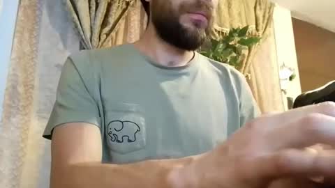 Snapshot of ivanchelon chatting on March 2, 5:44 am Vanchi online show from March 2, 5:44 am