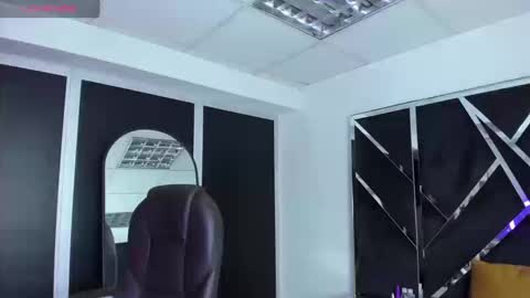 ivannaa18 online show from September 19, 3:43 am