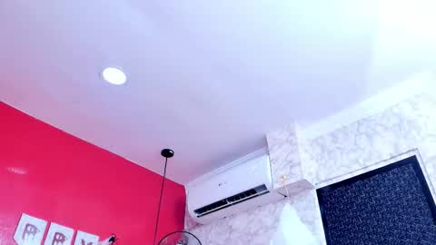 Ivis  online show from October 18, 2:21 pm