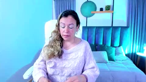 Ivonne online show from February 4, 1:15 pm