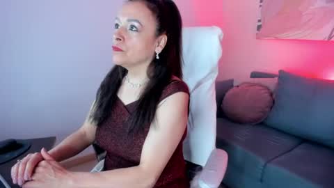 Ivonne online show from June 11, 1:20 pm