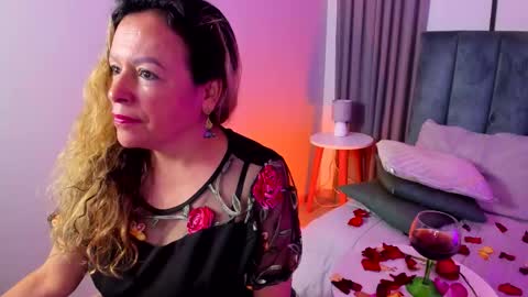 Ivonne online show from February 14, 2:09 pm