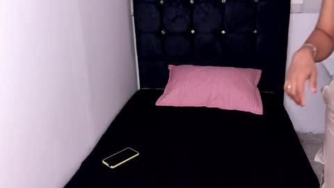 ivonnedesire online show from March 8, 11:58 am