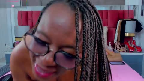 IVONSANCHEZ online show from February 14, 4:04 am