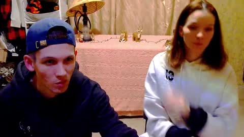 Snapshot of ivy__lester chatting on December 2, 2:35 am Ivy and Lester online show from December 2, 2:35 am