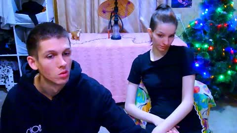 Snapshot of ivy__lester chatting on December 7, 8:11 pm Ivy and Lester online show from December 7, 8:11 pm