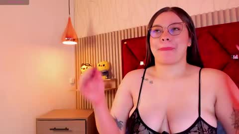 ivybloom_ online show from June 9, 12:27 pm