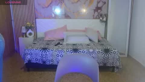 ivyshine7 online show from June 9, 1:39 am