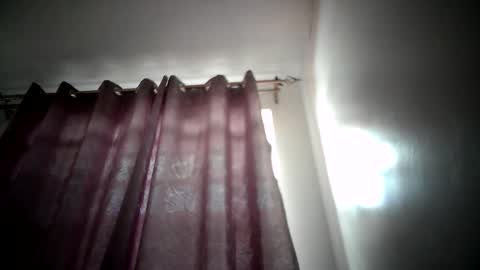 iynika online show from June 7, 11:48 am