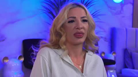 izabelle_02 online show from April 16, 3:39 am