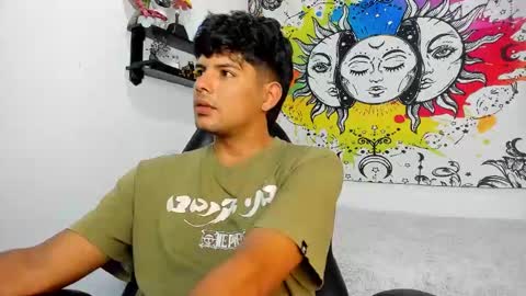 Snapshot of izan_jensen chatting on September 18, 11:31 pm Izan online show from September 18, 11:31 pm