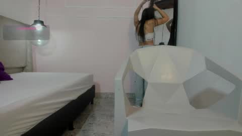 izelevans online show from April 8, 10:51 am