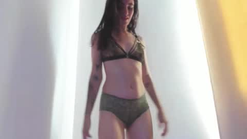 Izzy online show from May 17, 3:21 pm