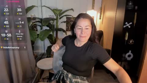 Izzy online show from July 26, 7:11 pm