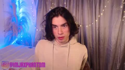 Hey im Jaxxxon check my info     online show from January 7, 10:01 am