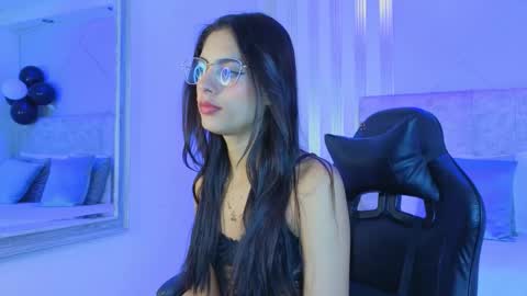 j_belle_ online show from March 22, 2:54 pm