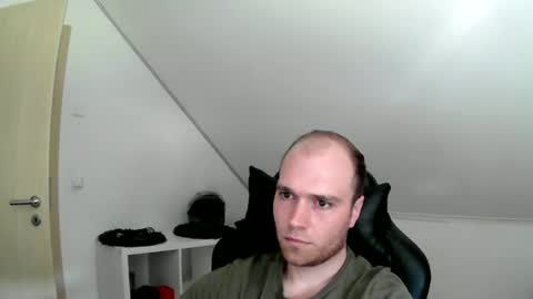 here4y online show from June 13, 7:52 am