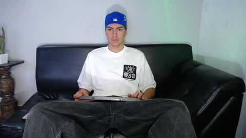 Snapshot of jack_norizz chatting on January 8, 12:15 pm INDEPENDENT MODEL online show from January 8, 12:15 pm