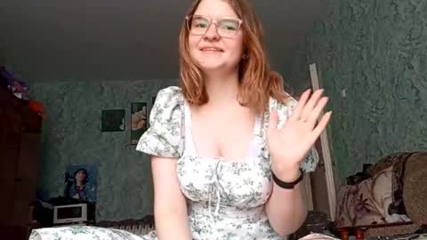 Snapshot of jackelyndubitsky chatting on October 18, 8:51 am I am Vanessa Help me reach 10 Thumbs Up online show from October 18, 8:51 am