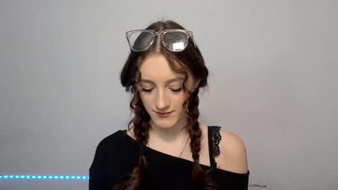 Lisa online show from January 8, 1:17 pm