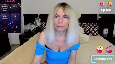 sallyevans online show from June 10, 9:41 am