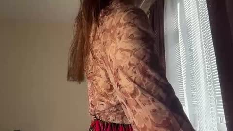 Lillian online show from June 12, 5:17 am