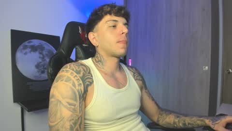 jacobb116 online show from October 28, 12:33 am