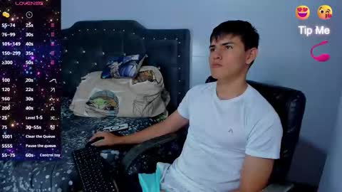 Snapshot of jacobb_lee chatting on October 4, 9:01 pm Jacob Lee online show from October 4, 9:01 pm
