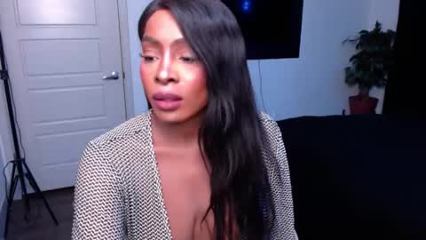 Jade online show from December 22, 7:59 am