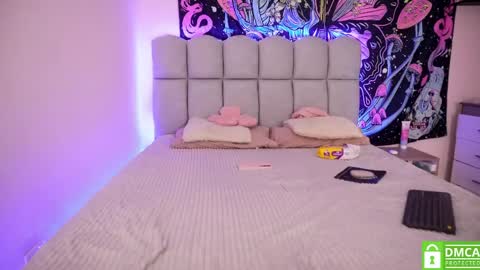   online show from April 11, 9:52 pm