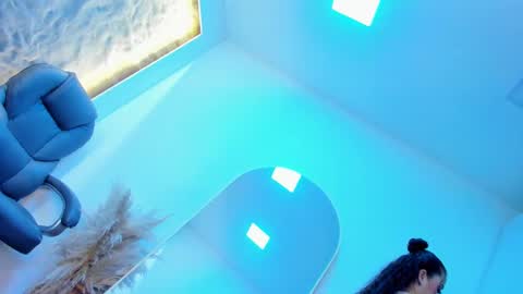 jadee__ online show from February 26, 6:40 am