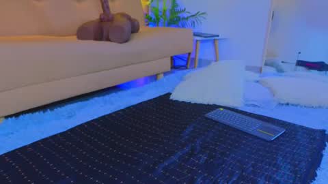 jadee__ online show from November 13, 3:20 am