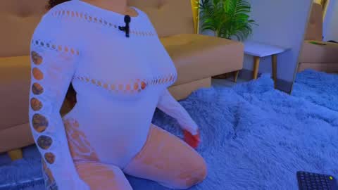 jadee__ online show from September 10, 3:07 am