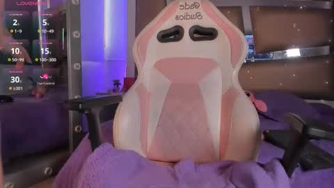 jadeestudios online show from February 14, 8:55 pm