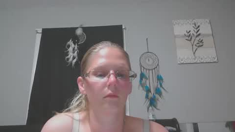 JadeLuv online show from March 25, 1:45 am