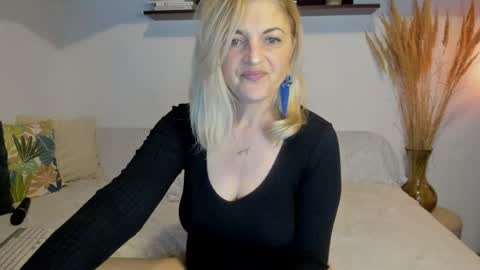 elena online show from May 14, 1:59 am